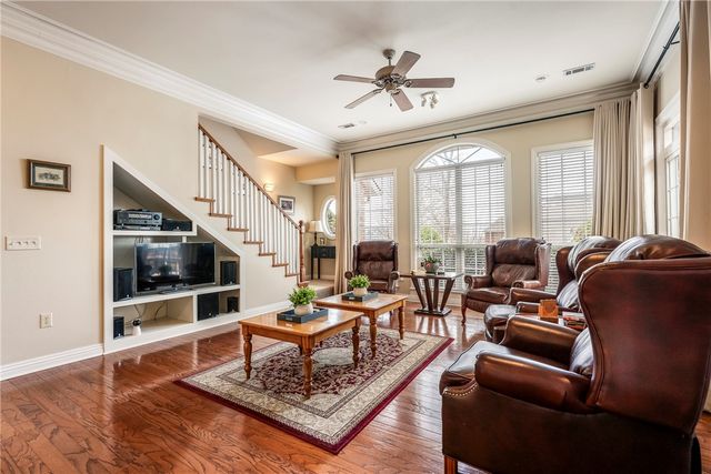 1710 S 42nd Street, Rogers, AR 72758