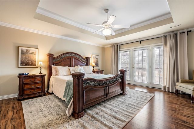 1710 S 42nd Street, Rogers, AR 72758