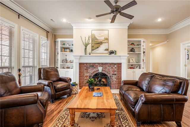 1710 S 42nd Street, Rogers, AR 72758