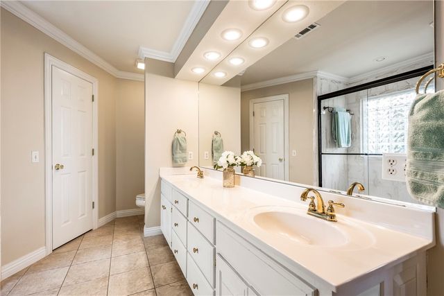 1710 S 42nd Street, Rogers, AR 72758