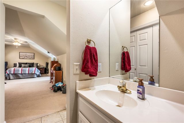 1710 S 42nd Street, Rogers, AR 72758