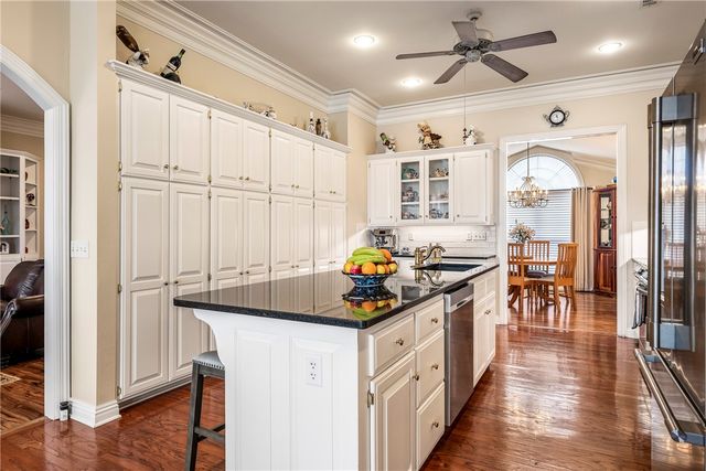 1710 S 42nd Street, Rogers, AR 72758