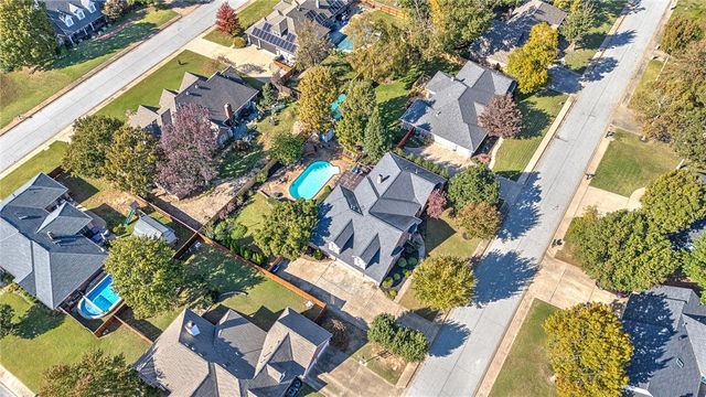1710 S 42nd Street, Rogers, AR 72758
