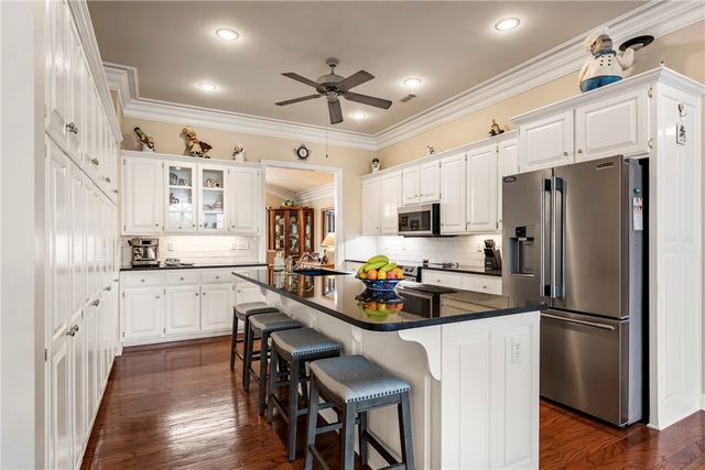 1710 S 42nd Street, Rogers, AR 72758