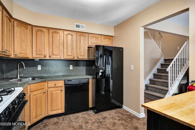 4 Osprey Court, Howell, NJ 07731