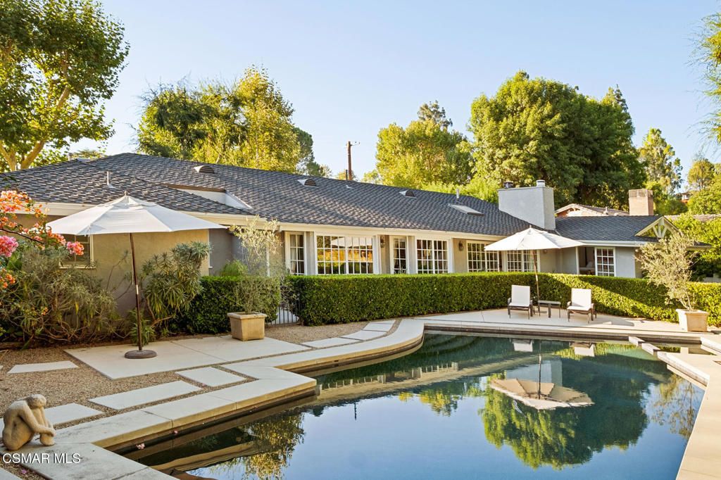 4658 Del Moreno Drive, Woodland Hills, CA 91364