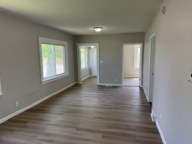 1822 SE Mt Vernon Road, Cedar Rapids, IA 52403