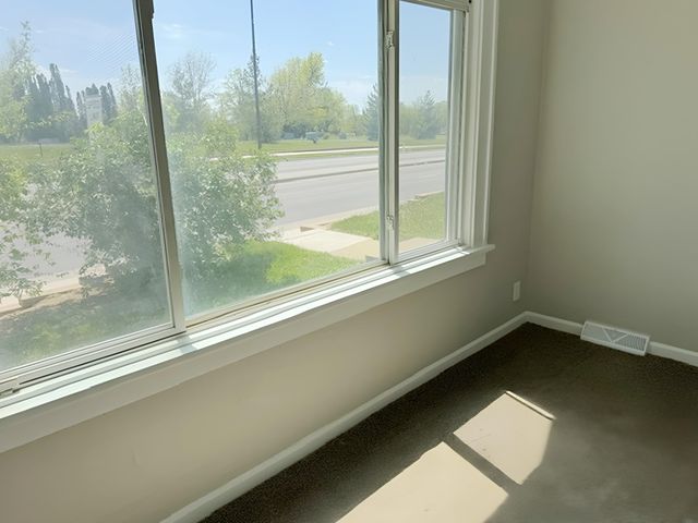 1822 SE Mt Vernon Road, Cedar Rapids, IA 52403
