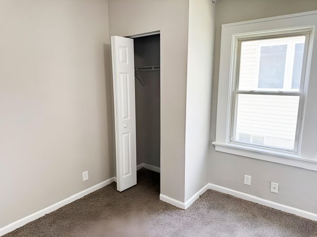 1822 SE Mt Vernon Road, Cedar Rapids, IA 52403