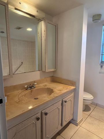 3836 Via Poinciana 306, Lake Worth, FL 33467