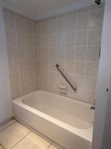 3836 Via Poinciana 306, Lake Worth, FL 33467