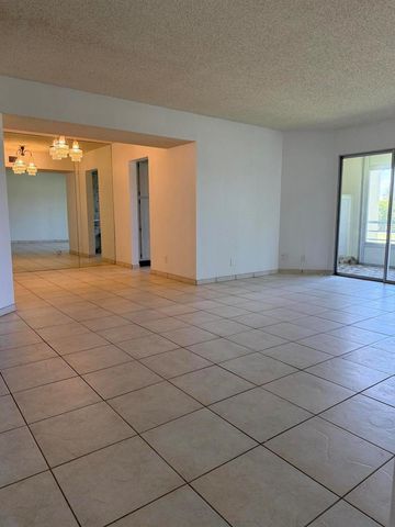 3836 Via Poinciana 306, Lake Worth, FL 33467
