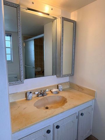 3836 Via Poinciana 306, Lake Worth, FL 33467