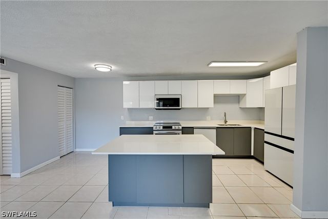 5712 Foxlake DR 3, North Fort Myers, FL 33917