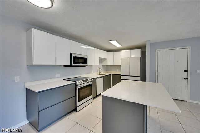 5712 Foxlake DR 3, North Fort Myers, FL 33917