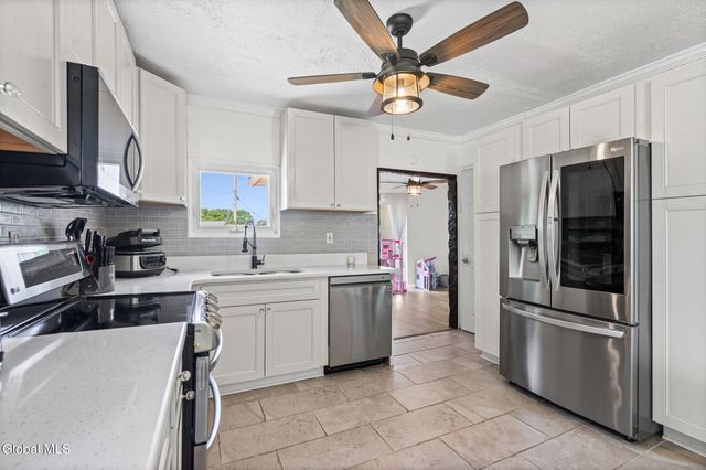 3037 Cox Avenue, Rotterdam, NY 12306