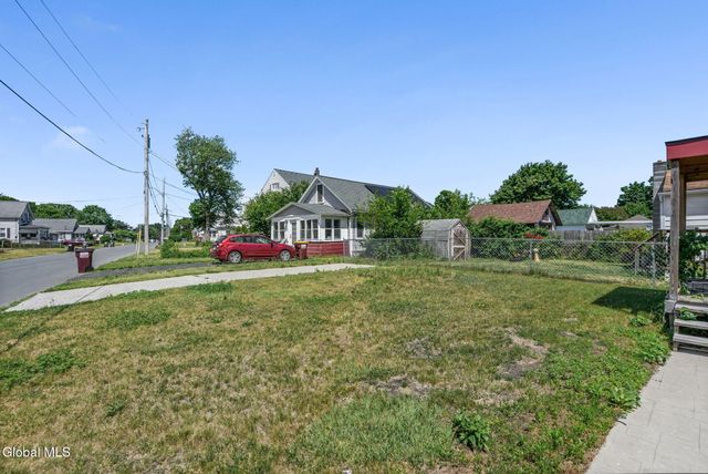 3037 Cox Avenue, Rotterdam, NY 12306