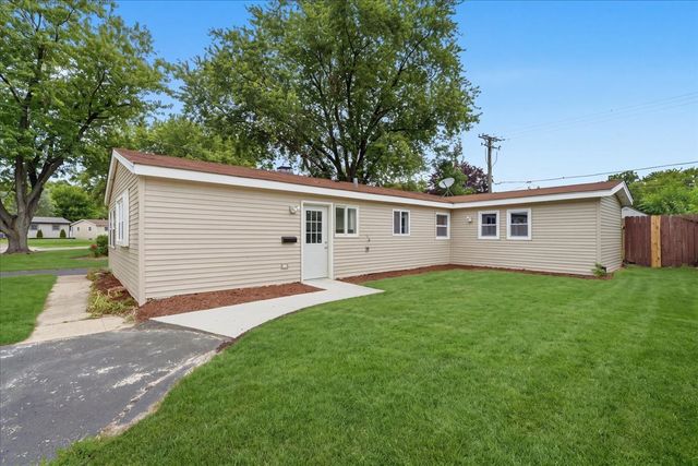 693 Minerva Avenue, Wauconda, IL 60084