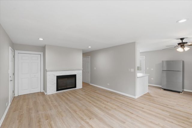 693 Minerva Avenue, Wauconda, IL 60084