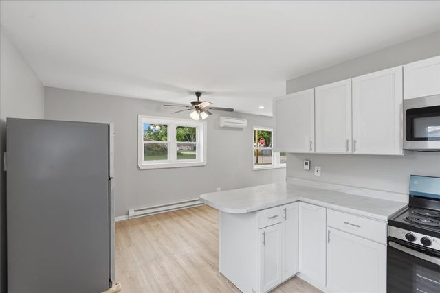 693 Minerva Avenue, Wauconda, IL 60084