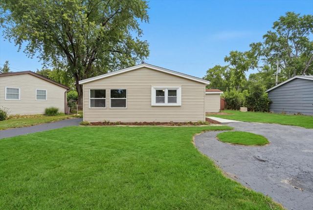 693 Minerva Avenue, Wauconda, IL 60084