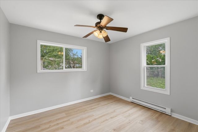 693 Minerva Avenue, Wauconda, IL 60084