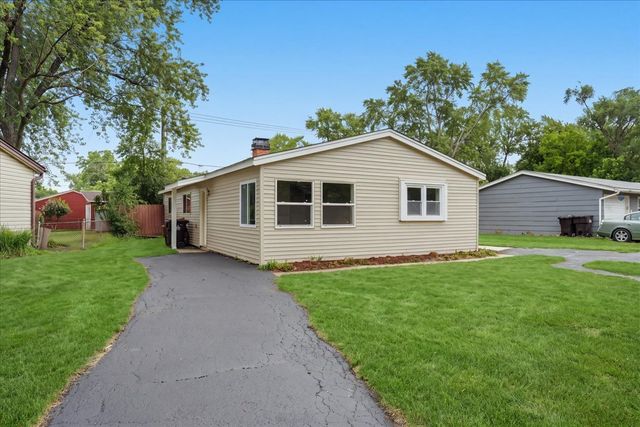 693 Minerva Avenue, Wauconda, IL 60084