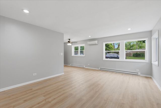 693 Minerva Avenue, Wauconda, IL 60084