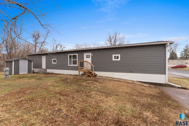 808 S Beta Pl Place, Sioux Falls, SD 67106