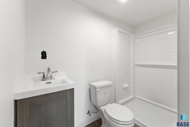 808 S Beta Pl Place, Sioux Falls, SD 67106