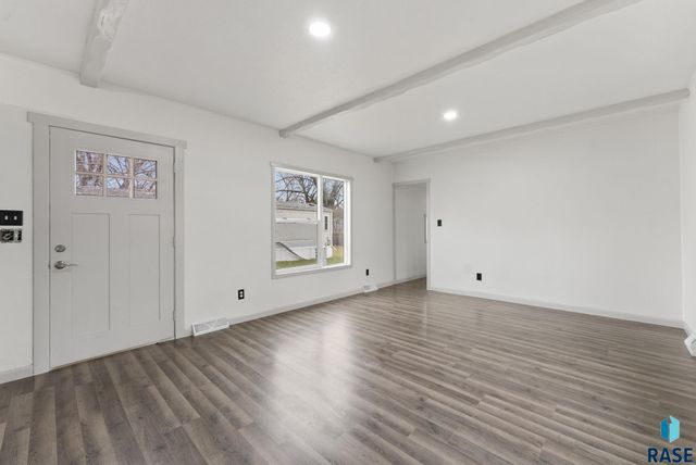 808 S Beta Pl Place, Sioux Falls, SD 67106