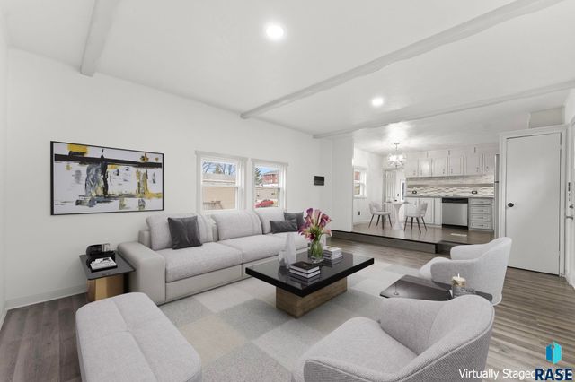 808 S Beta Pl Place, Sioux Falls, SD 67106