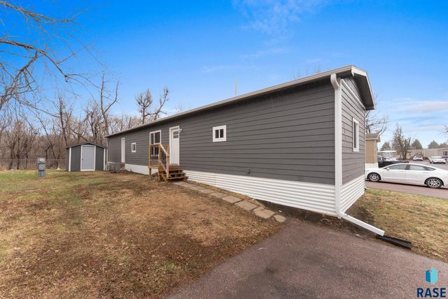 808 S Beta Pl Place, Sioux Falls, SD 67106