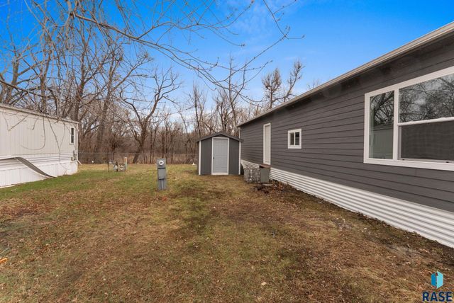 808 S Beta Pl Place, Sioux Falls, SD 67106