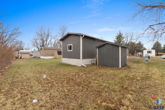 808 S Beta Pl Place, Sioux Falls, SD 67106