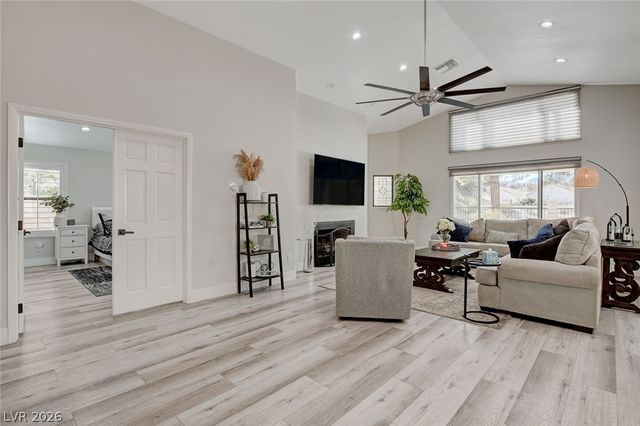 5429 Painted Sunrise Drive, Las Vegas, NV 89149