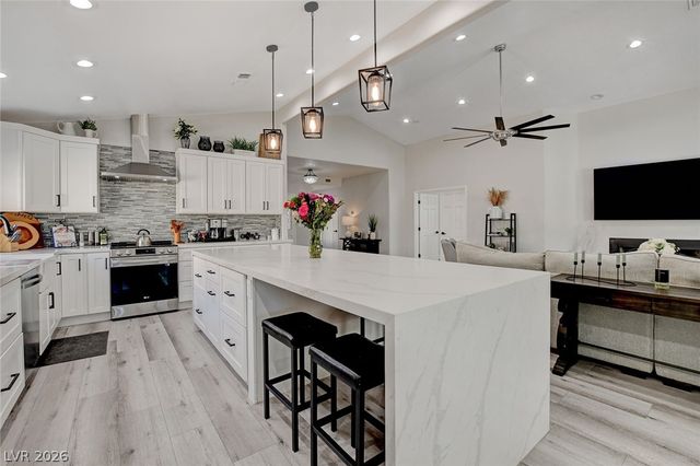 5429 Painted Sunrise Drive, Las Vegas, NV 89149