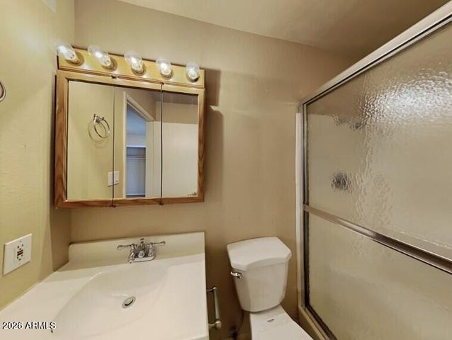 8639 W CLARENDON Avenue, Phoenix, AZ 85037
