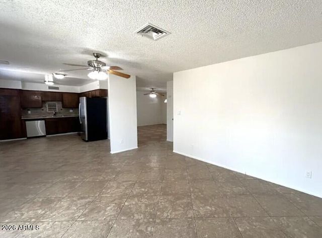 8639 W CLARENDON Avenue, Phoenix, AZ 85037
