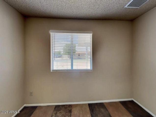 8639 W CLARENDON Avenue, Phoenix, AZ 85037
