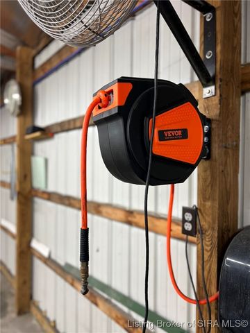 6828 Farnsley Knob Road, Elizabeth, IN 47117