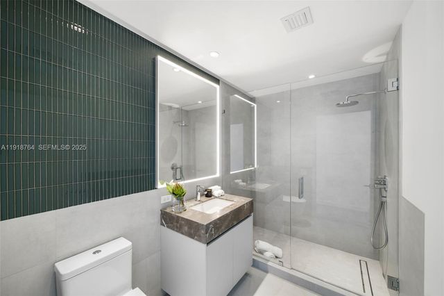500 Alton 3402.03 3402.03, Miami Beach, FL 33139