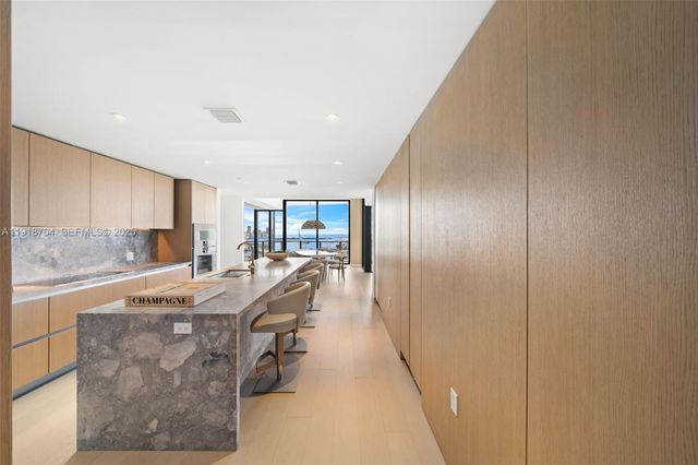 500 Alton 3402.03 3402.03, Miami Beach, FL 33139
