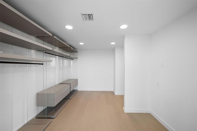 500 Alton 3402.03 3402.03, Miami Beach, FL 33139