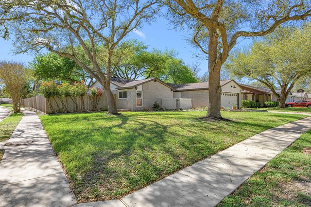 1203 Bramblebury Drive, Sugar Land, TX 77498