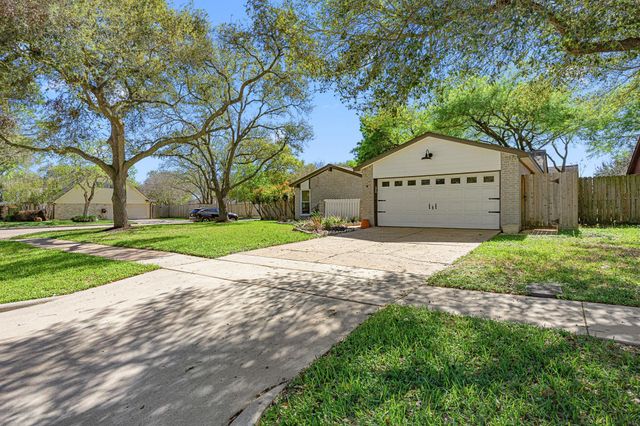 1203 Bramblebury Drive, Sugar Land, TX 77498