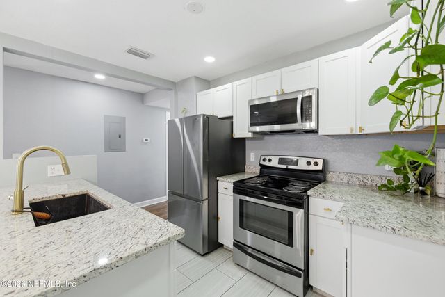 5257 ATTLEBORO Street, Jacksonville, FL 32205