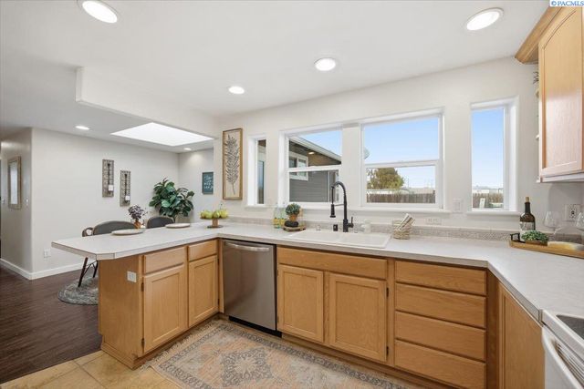 118 S 23rd Place, Kennewick, WA 99337