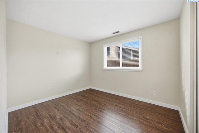 118 S 23rd Place, Kennewick, WA 99337