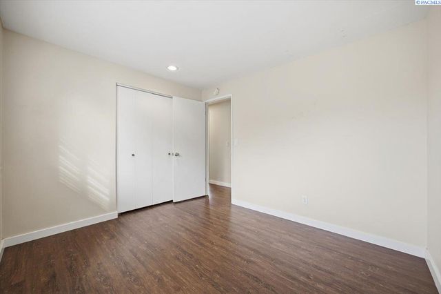 118 S 23rd Place, Kennewick, WA 99337